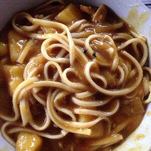 残ったカレーで☆クリーミー焼きカレーうどん